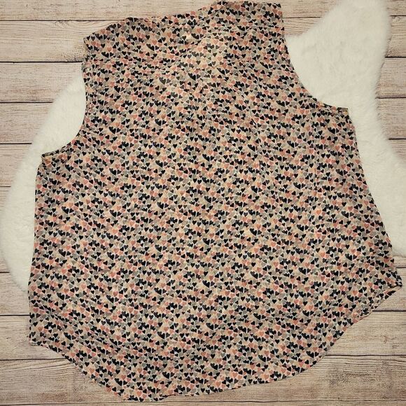 NWOT Torrid sleeveless button-down heart blouse - Picture 5 of 6